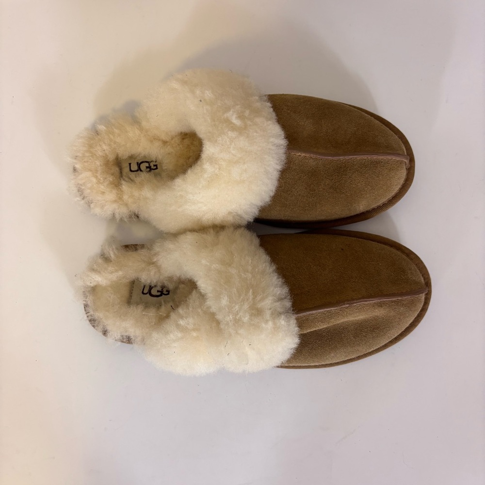 UGG Chestnut Suede Slippers with Cream Sheepskin Women’s 8 - Picture 2 of 9